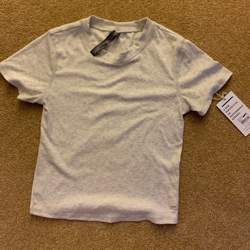 Vuori Mudra Fitted Tee // S // White Heather